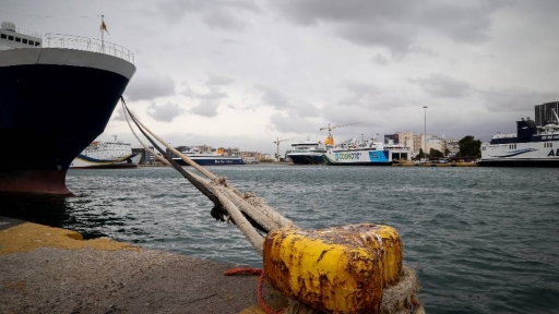 Δεμένα τα πλοία στα λιμάνια: 48ωρη απεργία της ΠΝΟ