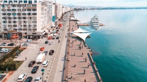 Θεσσαλονίκη: Προωθούνται οι διεργασίες για την κατασκευή του ξύλινου deck στην παλιά παραλία