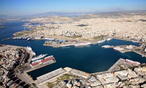 Οι θέσεις του ΣΥΡΙΖΑ  για τα λιμάνια και τη λιμενεργασία συζητήθηκαν με εκπροσώπους εργαζομένων στον Πειραιά